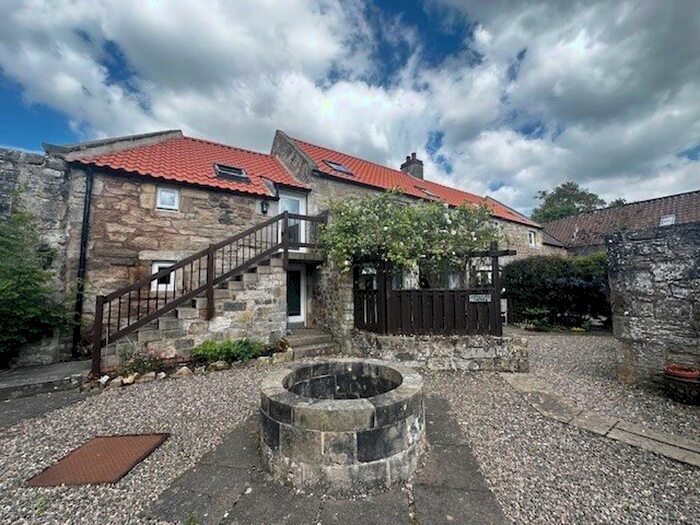 3 Bedroom Terraced House To Rent In Dron Court, Nr Dairsie, St Andrews, KY16