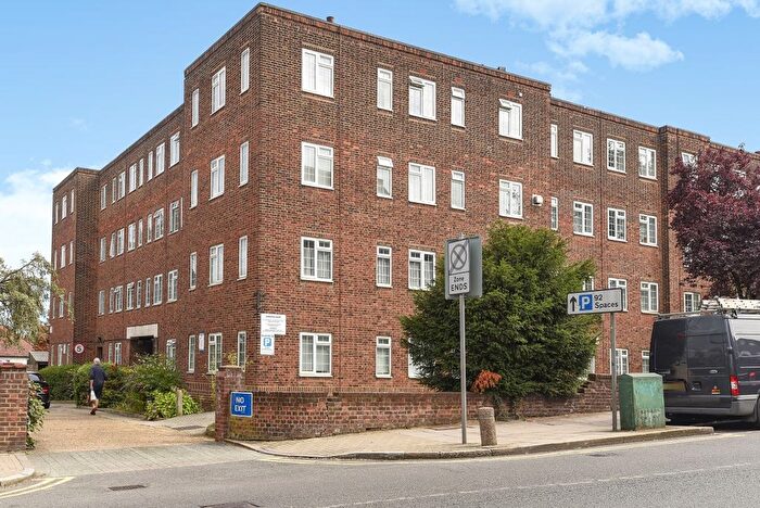 2 Bedroom Flat To Rent In Brent Street, London, NW4