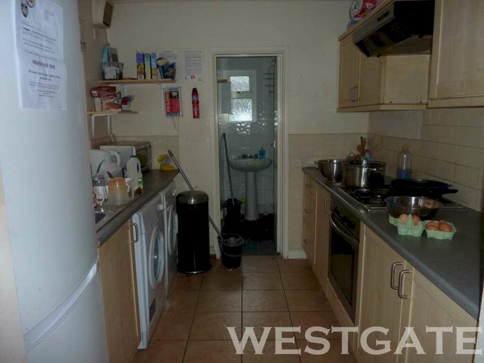 4 Bedroom Terraced House To Rent In Pitcroft Avenue, University Area, RG6