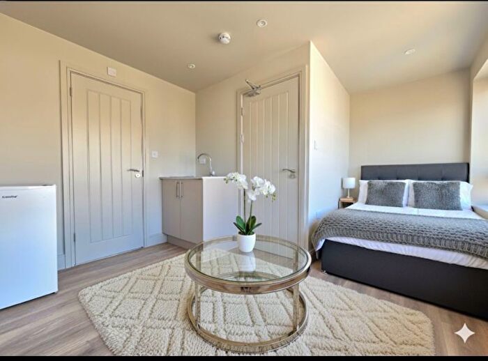 6 Bedroom Property To Rent In Old Farm Road, West Drayton, UB7