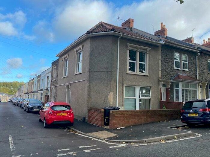 2 Bedroom Apartment To Rent In Beaufort Road, St. George, Bristol, BS5