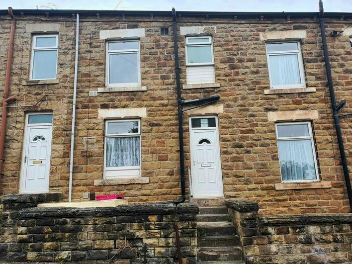 2 Bedroom Terraced House To Rent In West Street, Batley, WF17