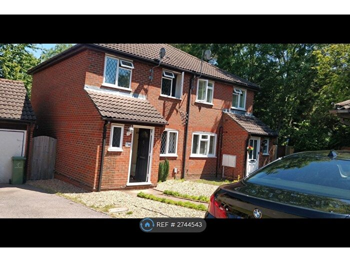 3 Bedroom Semi Detached House To Rent In Galloway Close, Fleet, GU51