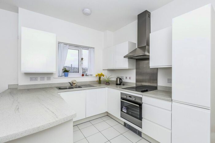 2 Bedroom Flat To Rent In Beacon House, Fford Y Mileniwm, Barry, CF62