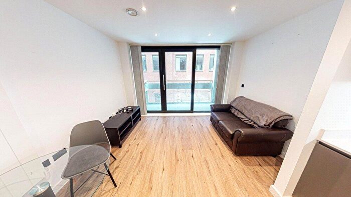 1 Bedroom Apartment To Rent In . Manhattan Building, George Street, Manchester, M1