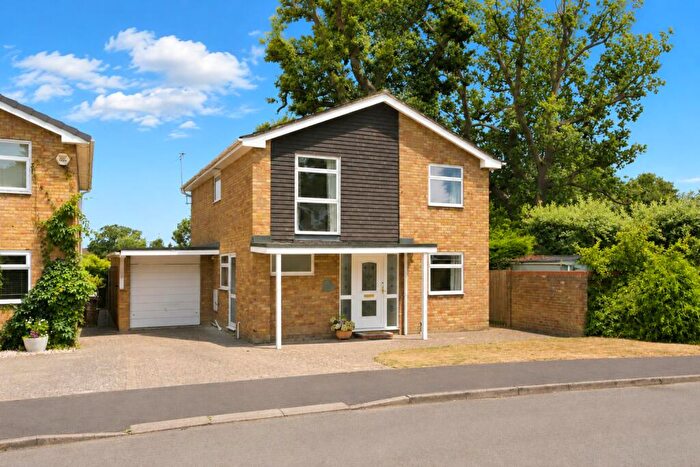 4 Bedroom Detached House For Sale In Lyndon Mead, Sandridge, St. Albans, Hertfordshire, AL4
