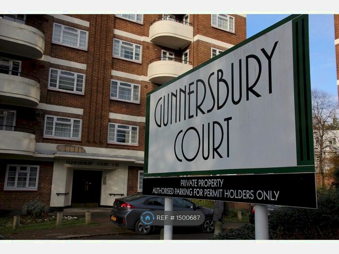 2 Bedroom Flat To Rent In Gunnersbury Court, London, W3