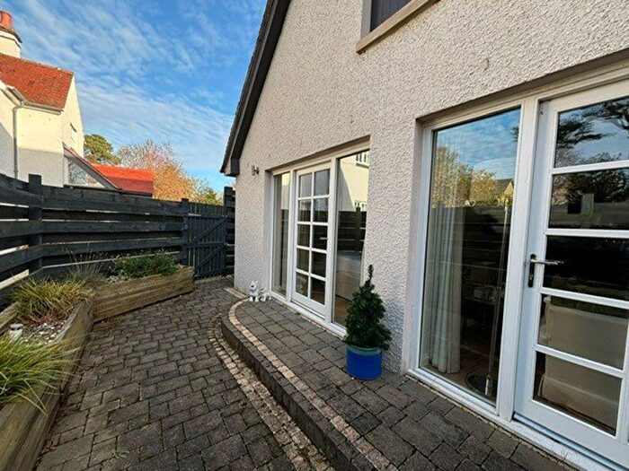 2 Bedroom Flat To Rent In St Leonards Road, St Andrews, KY16