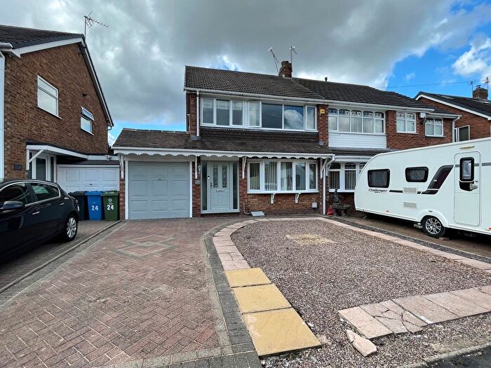 3 Bedroom Semi-Detached House For Sale In The Leas, Featherstone, Wolverhampton, WV10