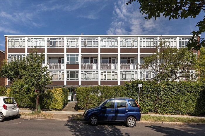 2 Bedroom Maisonette For Sale In Kersfield Road, London, SW15