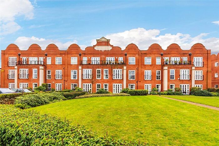 2 Bedroom Apartment To Rent In Woking, Surrey, GU22