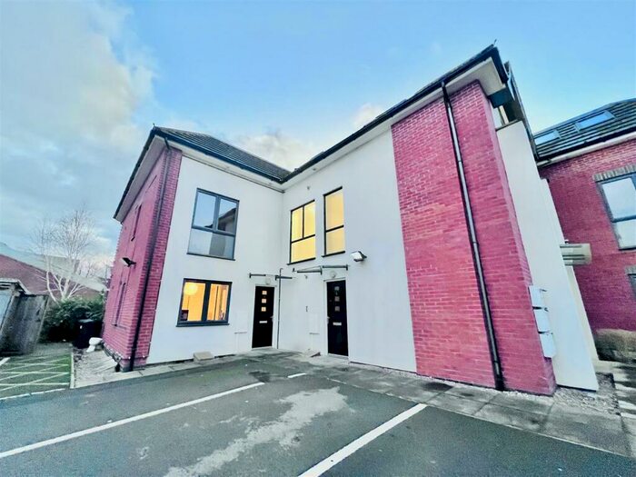 2 Bedroom Apartment To Rent In Park View Court, West Bridgford, Nottingham, NG2