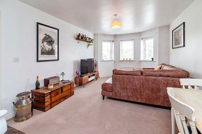 2 Bedroom Flat For Sale In Greensand View, Woburn Sands, Milton Keynes, MK17