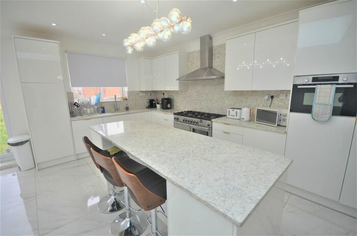 4 Bedroom Terraced House To Rent In South Park Drive, Ilford, IG3