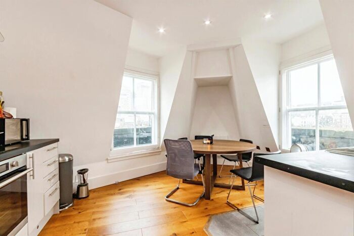 1 Bedroom Flat For Sale In South Parade, Nottingham, NG1