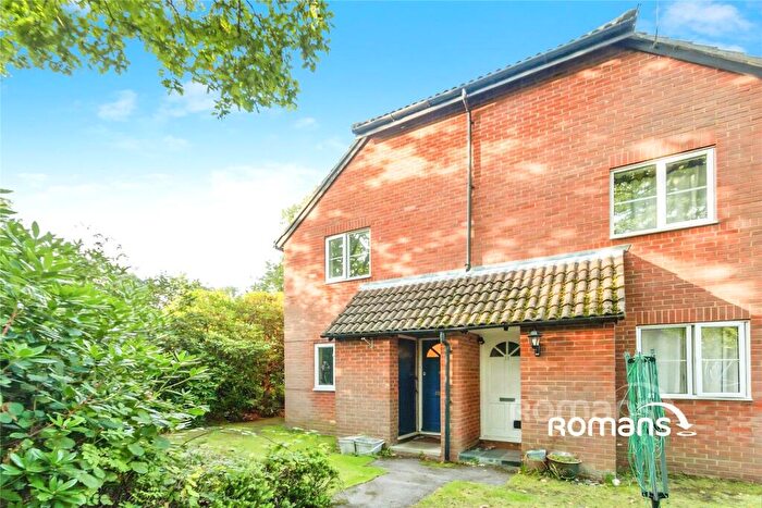 1 Bedroom Flat To Rent In Vesey Close, Farnborough, GU14