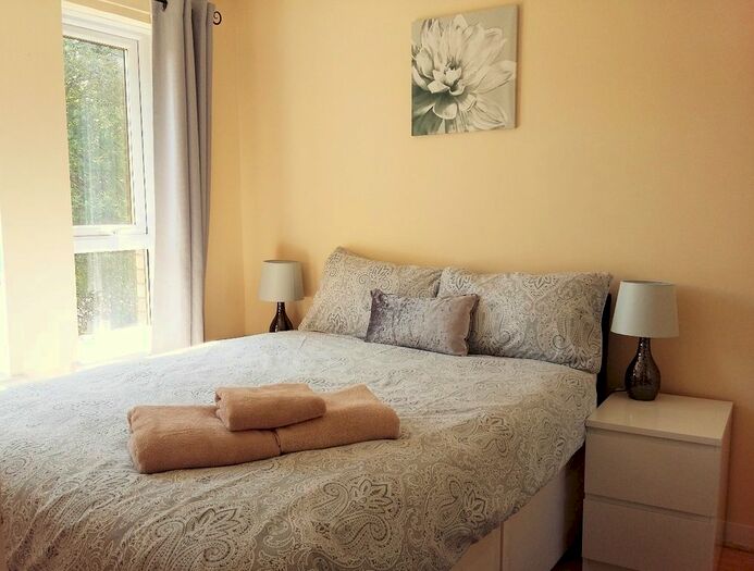 2 Bedroom Flat To Rent In Henderson Street, West End, Glasgow, G20