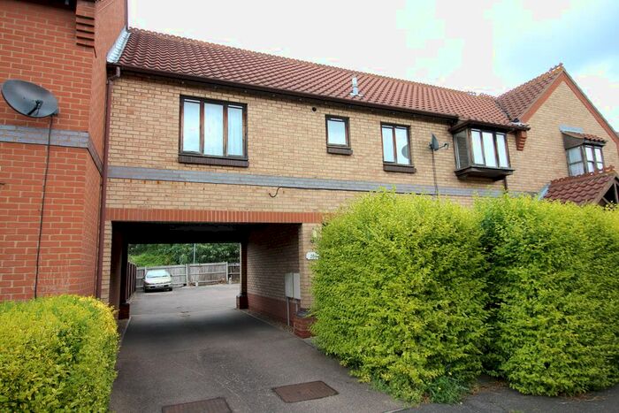 2 Bedroom Flat To Rent In Bruces Wharf Road, Grays, RM17