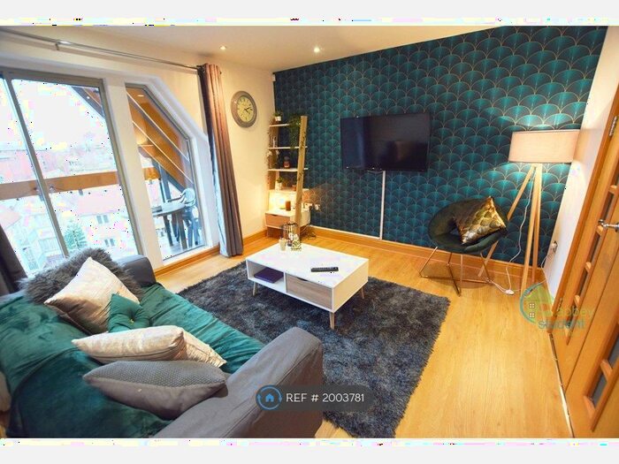 2 Bedroom Flat To Rent In Foregate Street, Chester, CH1