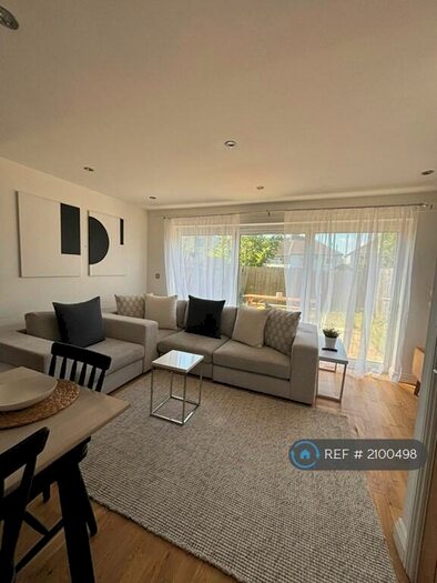 5 Bedroom Detached House To Rent In Bevendean Road, Brighton, BN2