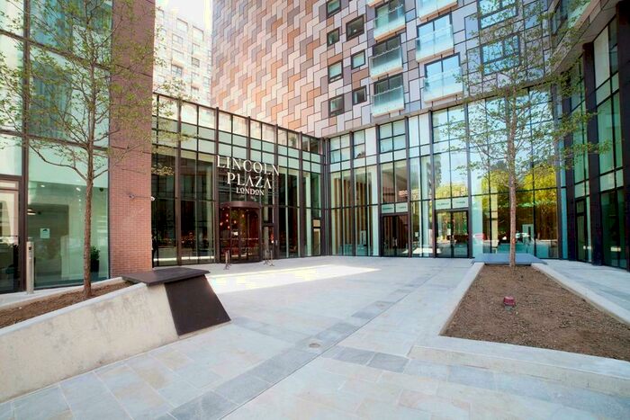 2 Bedroom Apartment To Rent In Duckman Tower, Lincoln Plaza, Canary Wharf, South Quay, London, E14