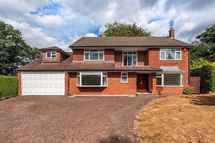 4 Bedroom Detached House For Sale In Quarry Close, Oxted, RH8