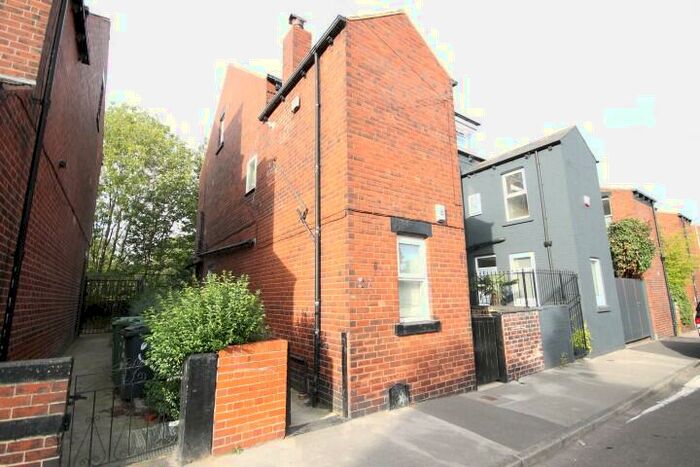 1 Bedroom Flat To Rent In Conference Road, Armley, Leeds, LS12