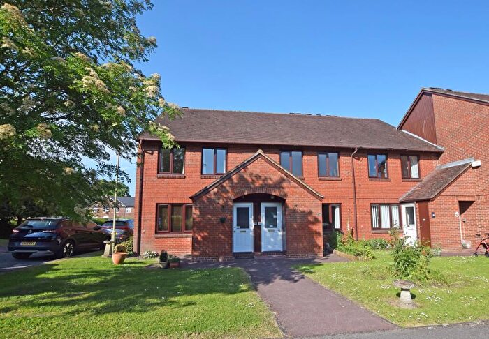 1 Bedroom Flat For Sale In Adams Way, Alton, GU34
