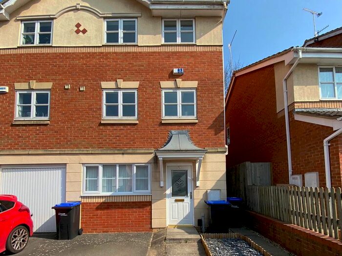 3 Bedroom End Of Terrace House To Rent In Brockton Street, Northampton, NN2