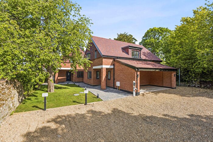 3 Bedroom Detached House For Sale In The Chestnuts, High Street, Haslemere, GU27