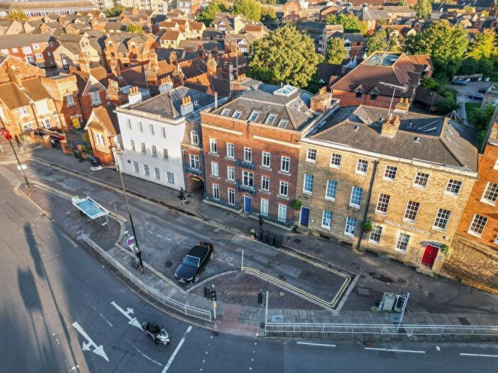 1 Bedroom Flat To Rent In Castle Street, Reading, Berkshire, RG1