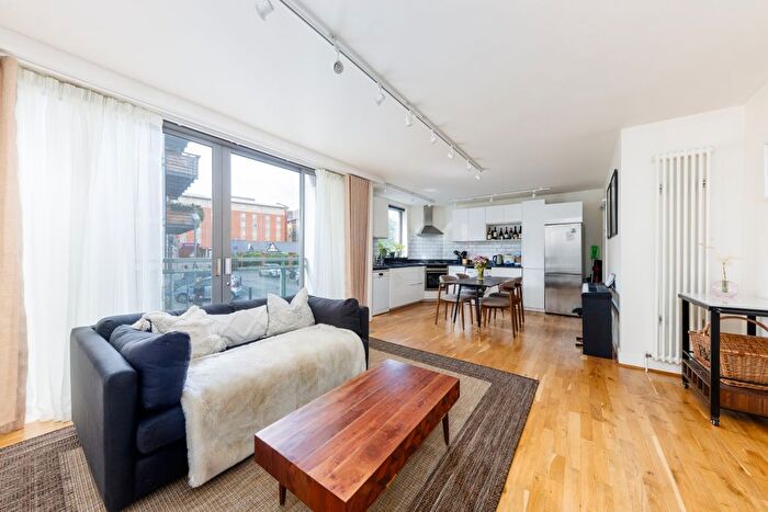 2 Bedroom Flat To Rent In Tanner Street, London, SE1