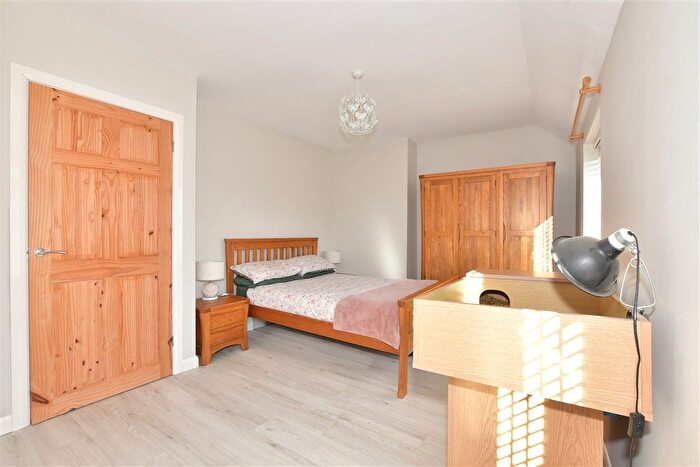 2 Bedroom Terraced House For Sale In Kings Road, Canterbury, Kent, CT3