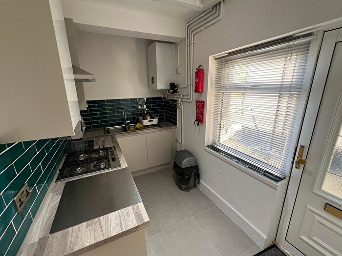 1 Bedroom Link Detached House To Rent In Selborne Gardens, London, NW4