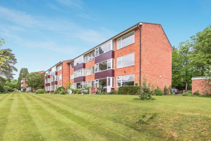 2 Bedroom Apartment To Rent In Wray Common Road, Reigate, RH2