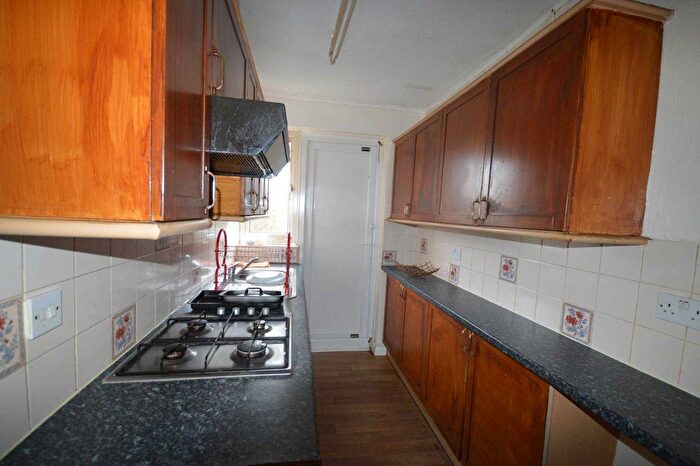 2 Bedroom Flat To Rent In Grantham Garden, Marks Gate, RM6