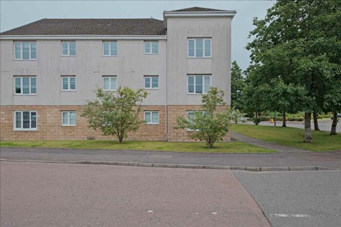 2 Bedroom Apartment To Rent In West Wellhall Wynd, Hamilton, ML3