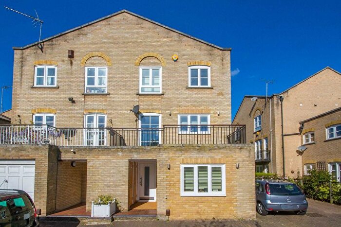 4 Bedroom Property To Rent In Thornhill Bridge Wharf, Islington, N1