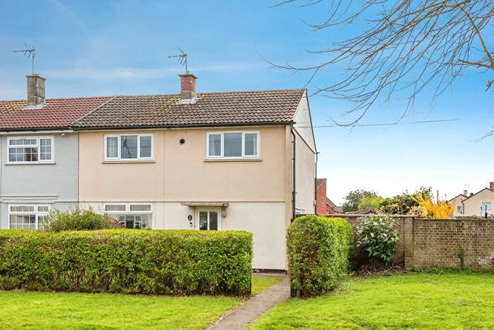 3 Bedroom End Of Terrace House For Sale In Gresham Close, Swindon, Wiltshire, SN3