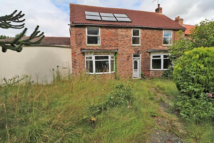 5 Bedroom Semi-Detached House For Sale In Main Street, West Stockwith, DN10