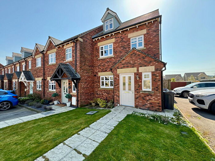3 Bedroom Town House For Sale In Ivy Bank Close, Penistone, Sheffield, S36