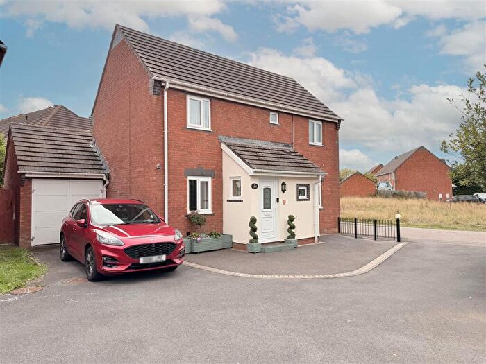 3 Bedroom Detached House For Sale In Springfields, Llanelli, SA15
