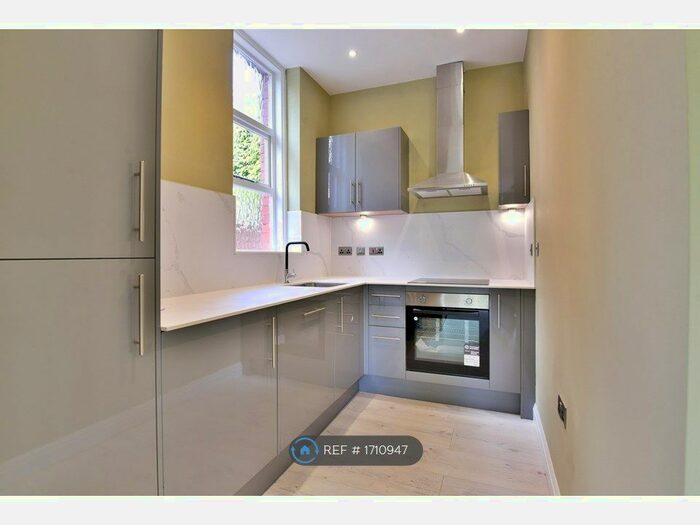 2 Bedroom Flat To Rent In Davenport Park Road, Stockport, SK2