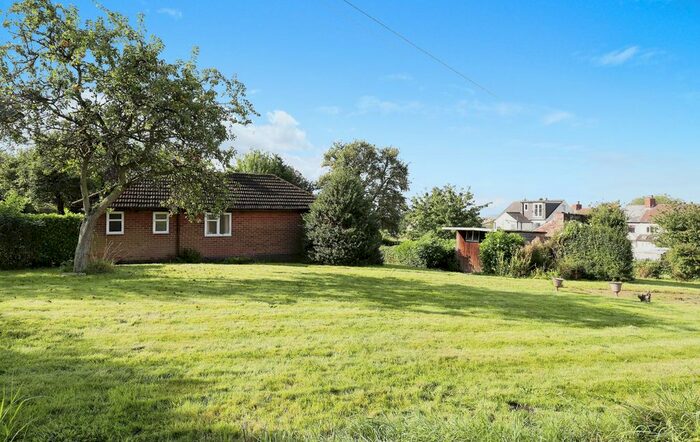 3 Bedroom Bungalow For Sale In Low Common, Renishaw, Sheffield, Derbyshire, S21