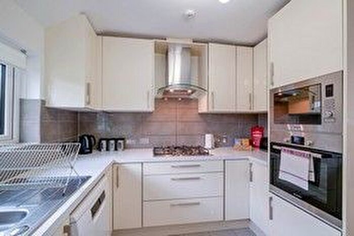 2 Bedroom Flat To Rent In Townholm Crescent, London, W7