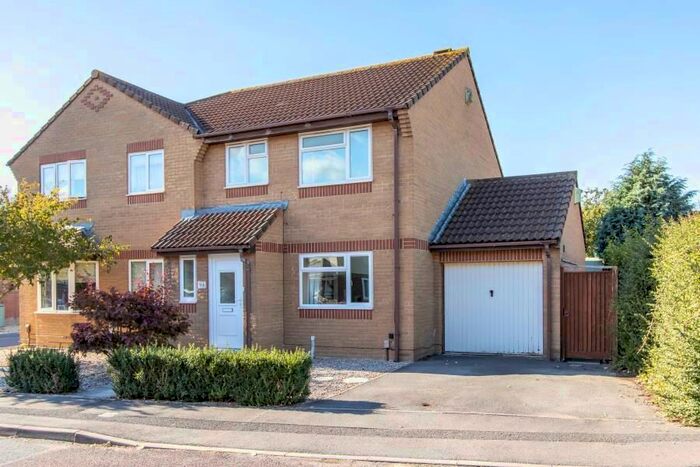 3 Bedroom Property To Rent In Watch Elm Close, Bradley Stoke, Bristol BS32