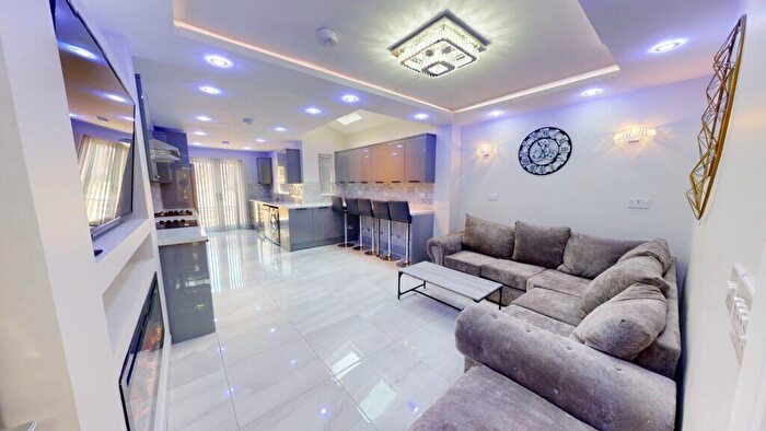 5 Bedroom House To Rent In Dawlish Rd, Birmingham, B29