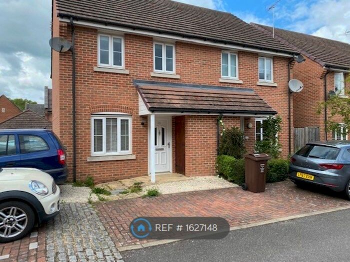 3 Bedroom End Of Terrace House To Rent In Avian Avenue, Frogmore, St. Albans, AL2