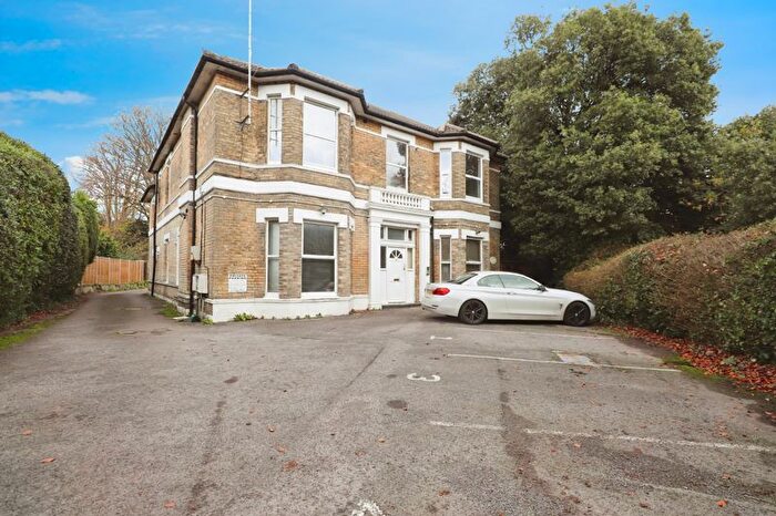 2 Bedroom Flat To Rent In Dean Park Road, Bournemouth, BH1