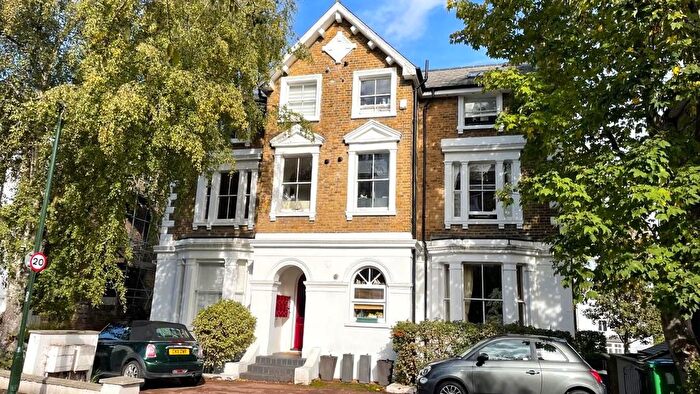 3 Bedroom Flat To Rent In Marlborough Road, Richmond, TW10